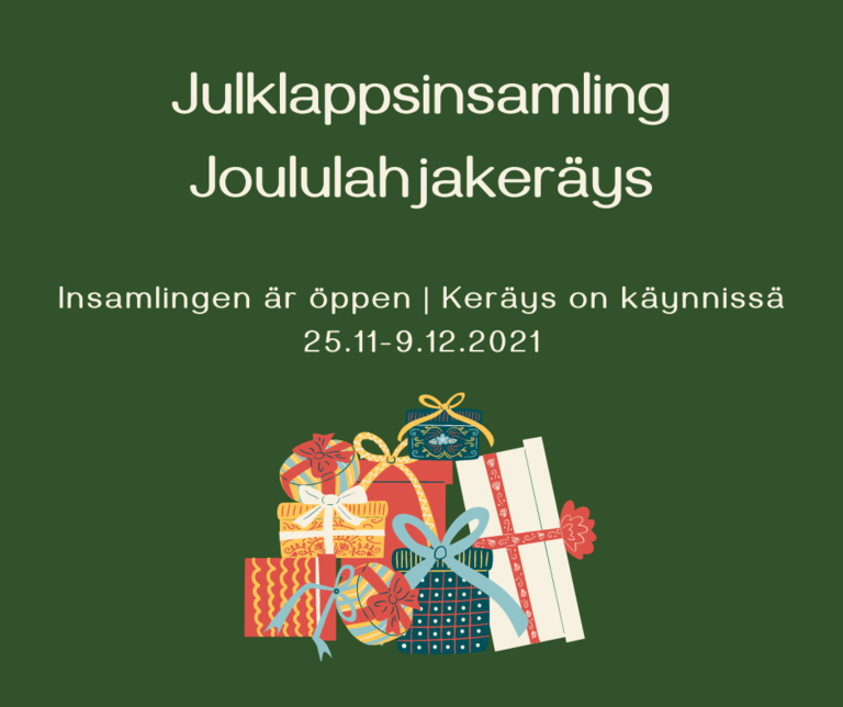 En hög med paket i olika färger på grönt botten.
